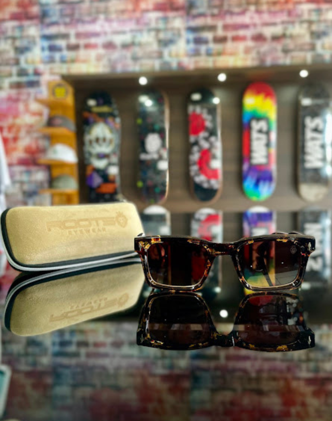 Óculos de Sol Roots Eyewear - Marrom Rajado