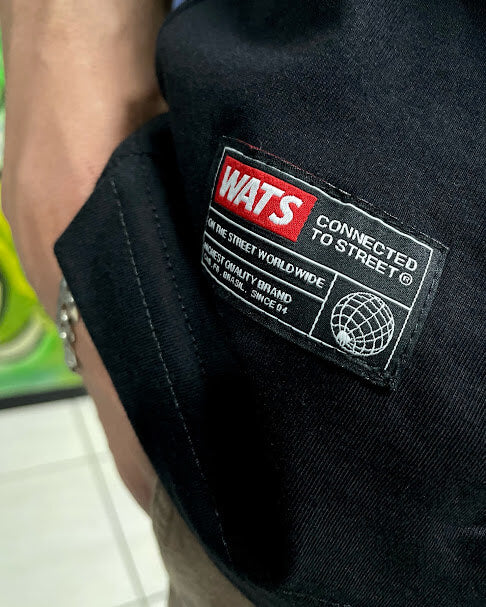 Camiseta Logo Boton Wats Company Preta