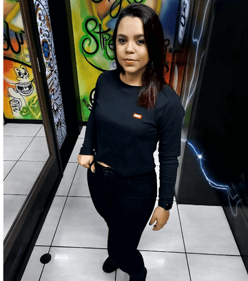 Cropped Manga Longa Canelado Wats Company - Preto